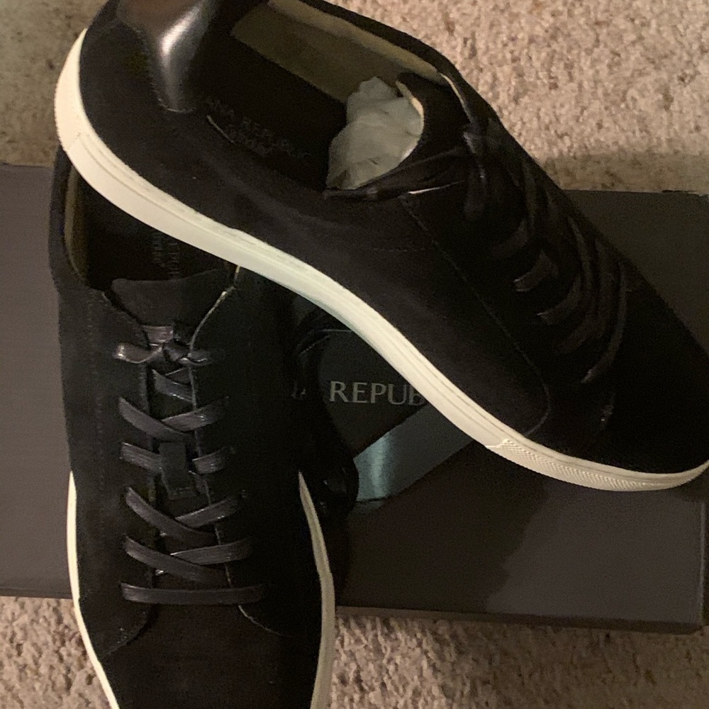 Sneakers/Decks - Picture 3 of 6